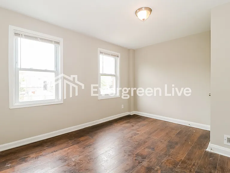 3646 Lyndale Ave — Photo 10