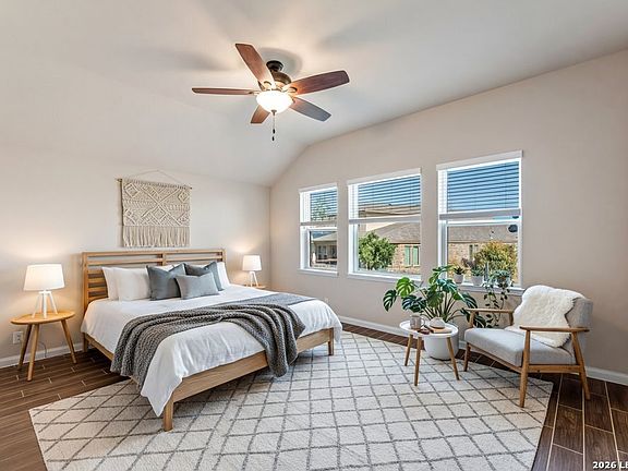 3rd image of 622 Chambers