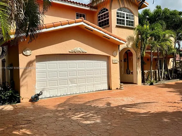 8921 SW 44th St, Miami, FL 33165