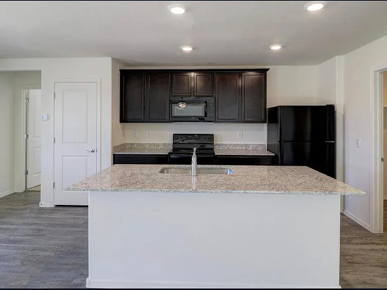 529 W Pintail Dr — Photo 4