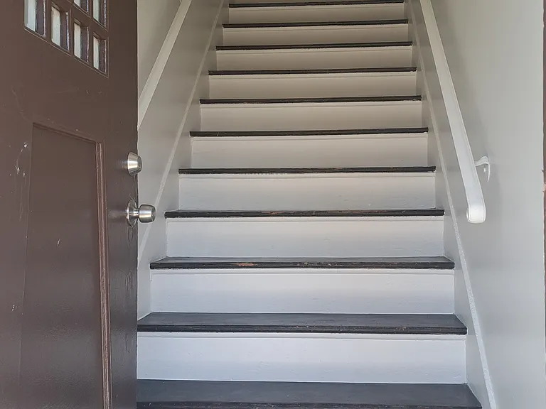 5944 Carlton Way — Photo 2