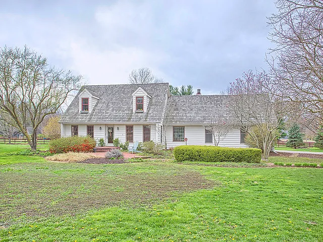 156 Woodlake Rd photo 1