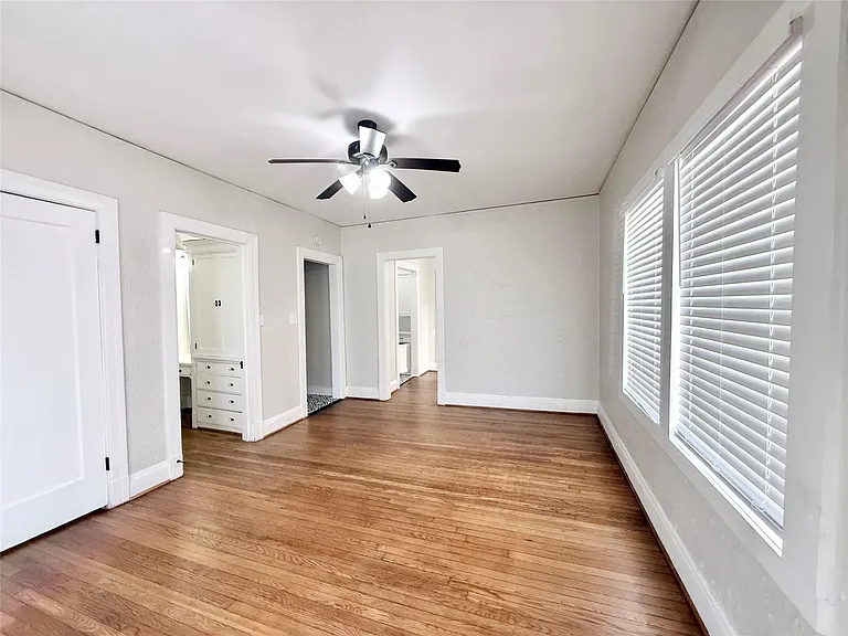3920 Fannin St #110 — Photo 5