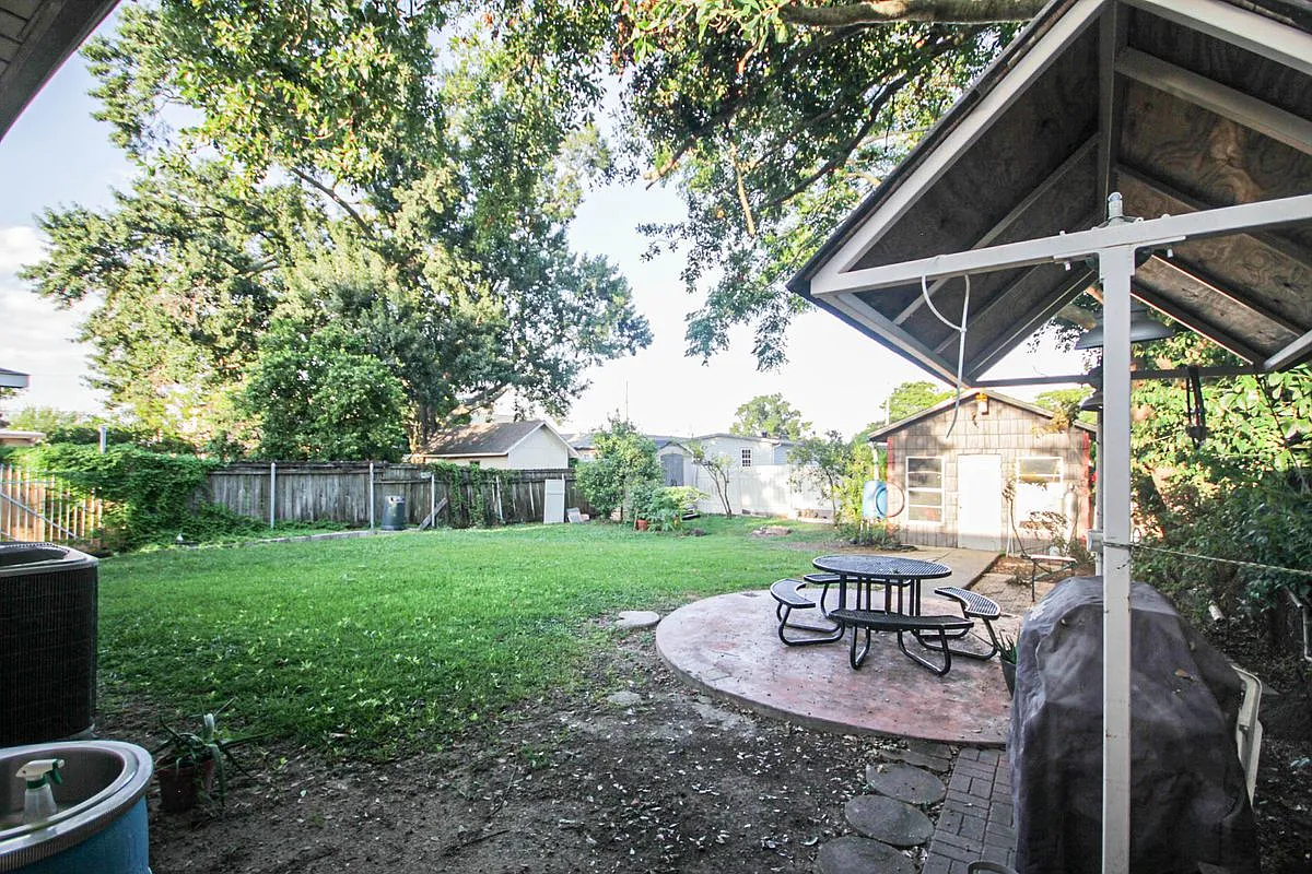 4 bed, 2.0 bath, 1500 sqft, $1,700 — Photo 4