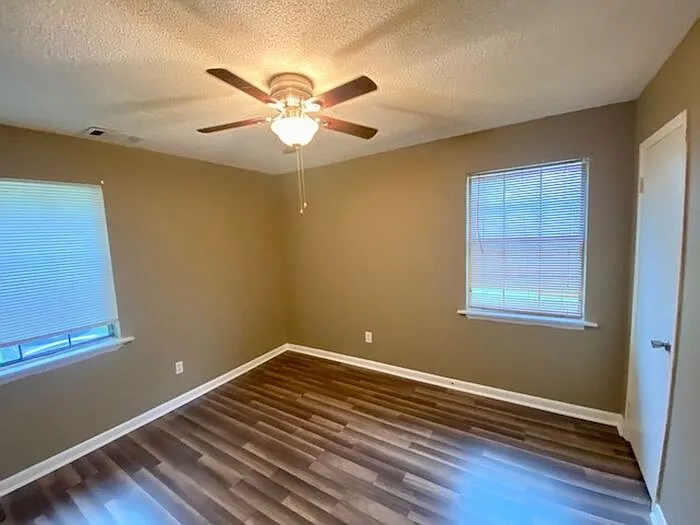 11824 E Gateway Dr SE #B — Photo 11