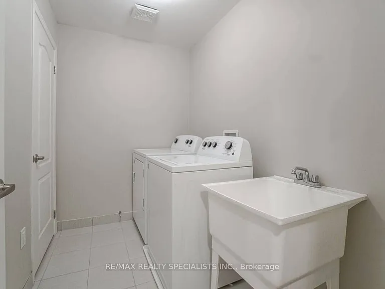 70 Bradbury Rd — Photo 25