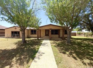 42 Mobile Rd, Cotulla, TX 78014