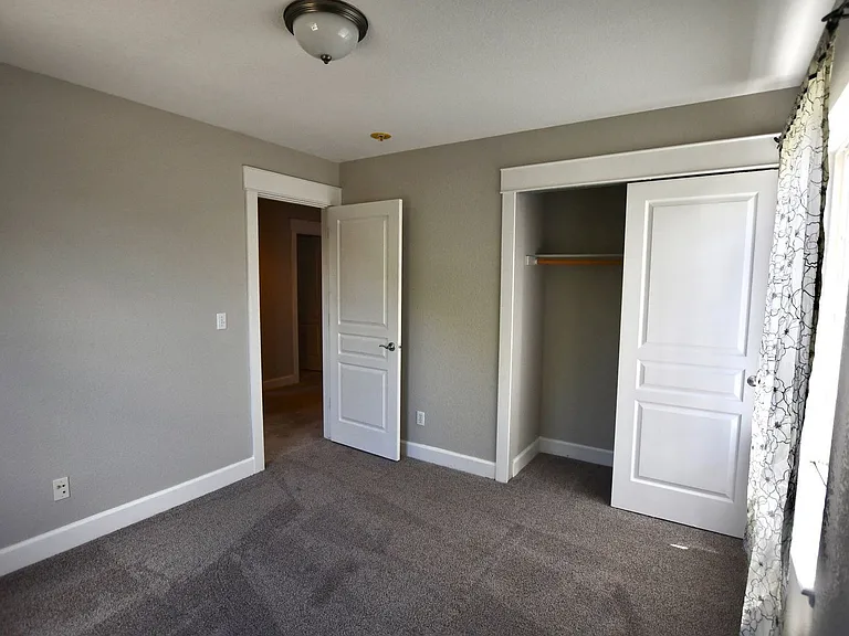 2740 Wabash St — Photo 11