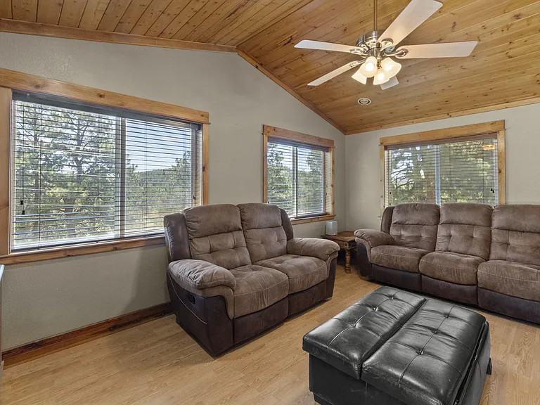 307 Heath Dr — Photo 17