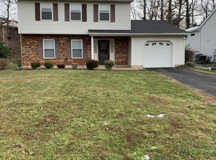 8749 Country Ln, Manassas, VA 20110
