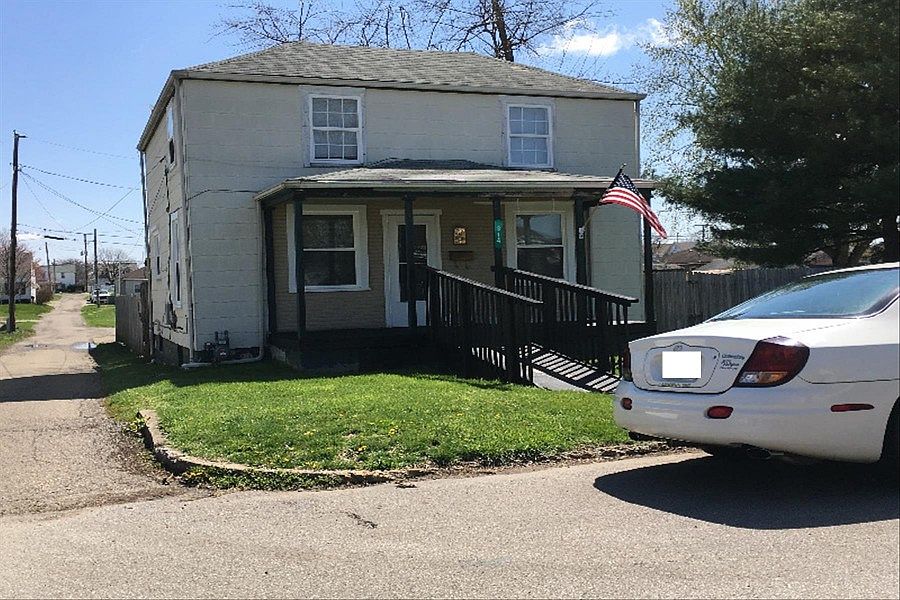 1st image of 814 N Roosevelt Ave