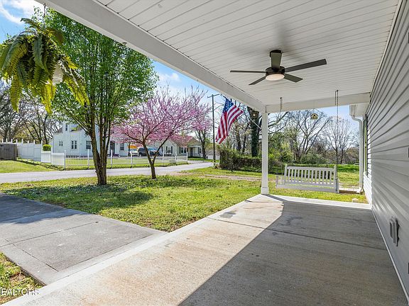 4th image of 123 W Moody Ave