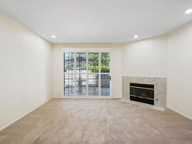 23609 Del Monte Dr #299 — Photo 7