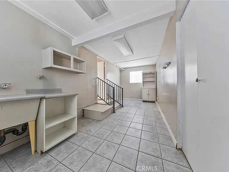 927 Montecito Dr — Photo 31