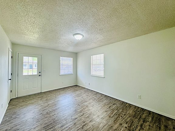 4th image of 154 Shady Ln