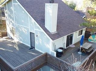 1214 Aleutian Dr, Lake Arrowhead, CA 92352