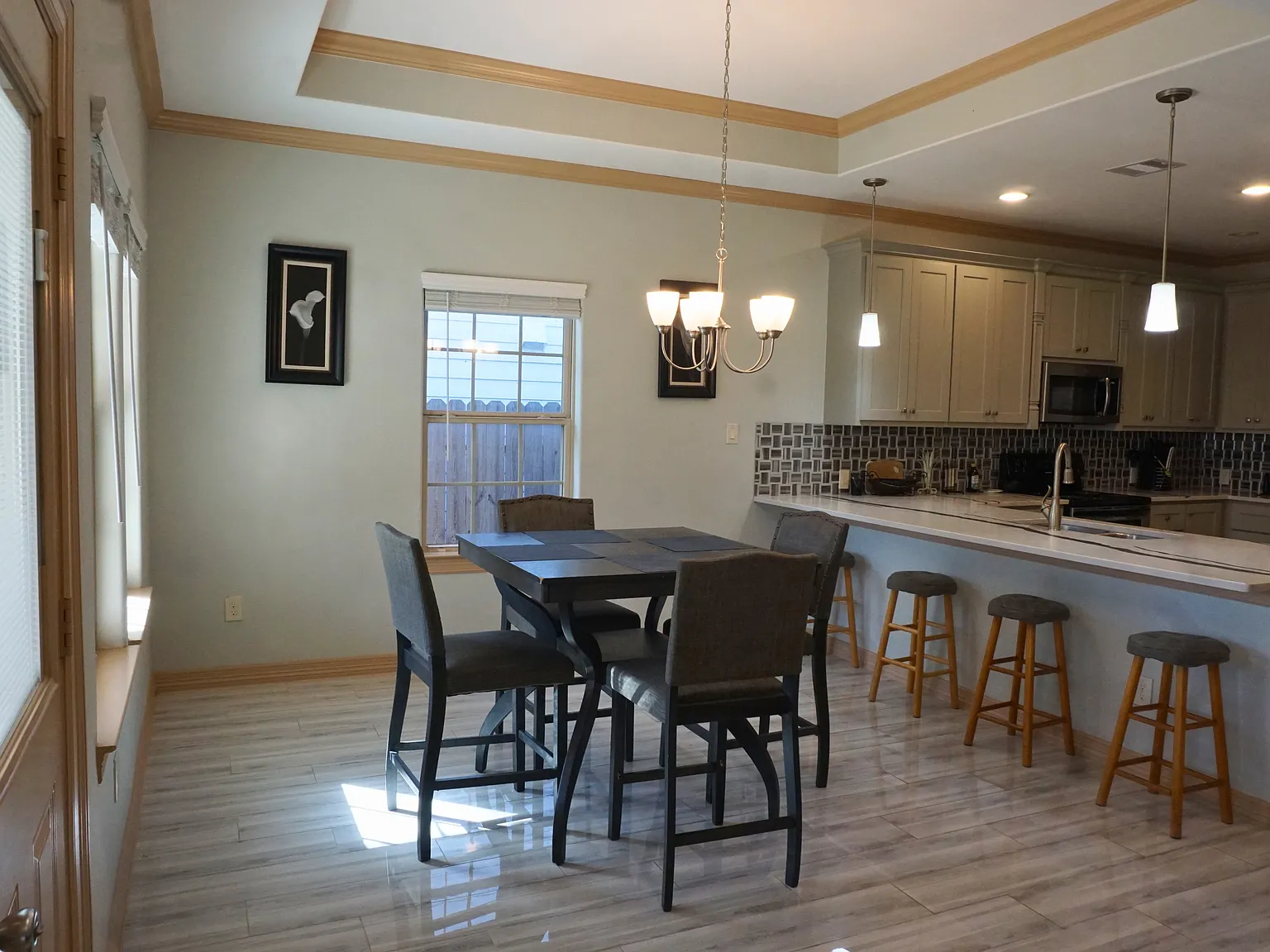 3 bed, 1673 sqft, $2,200 — Photo 3