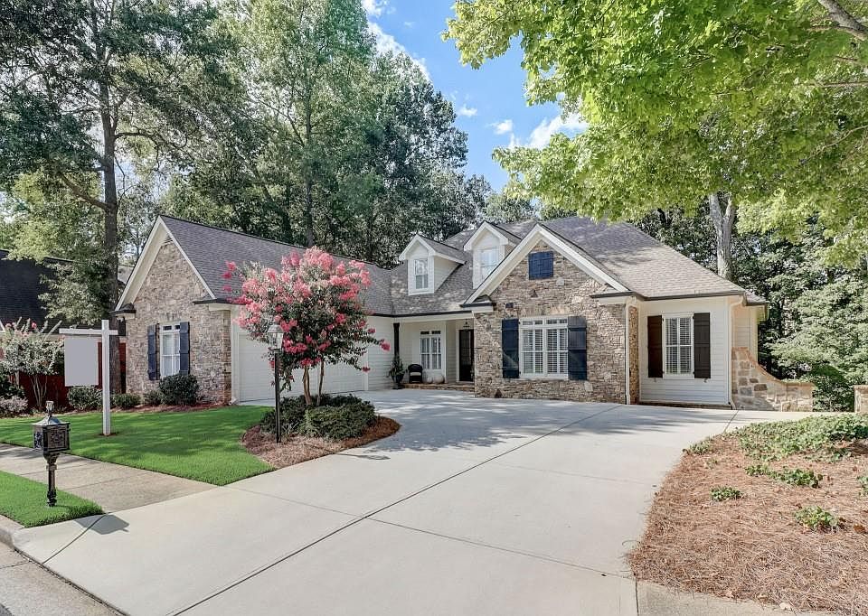 1st image of 2925 Towne Village Dr