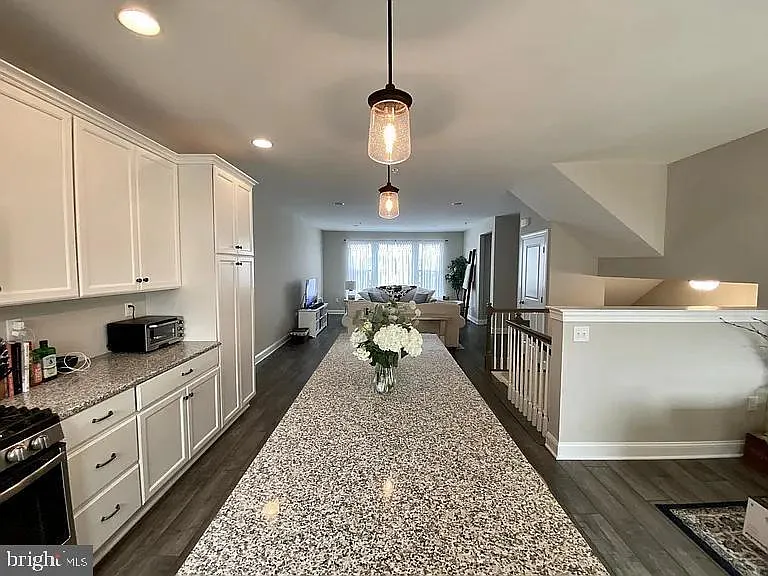 154 Woodwinds Dr — Photo 2