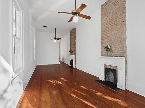 3rd image of 3609-11 Constance St