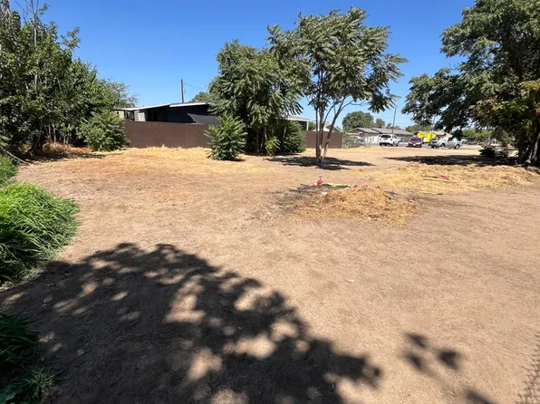 2432 S Walnut Ave, Fresno, CA 93706