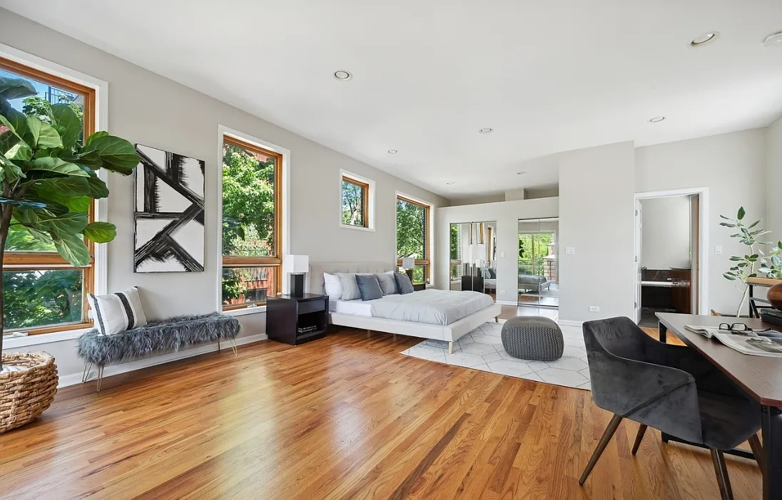 2 bed, 2.5 bath, 2500 sqft, $4,200 — Photo 2