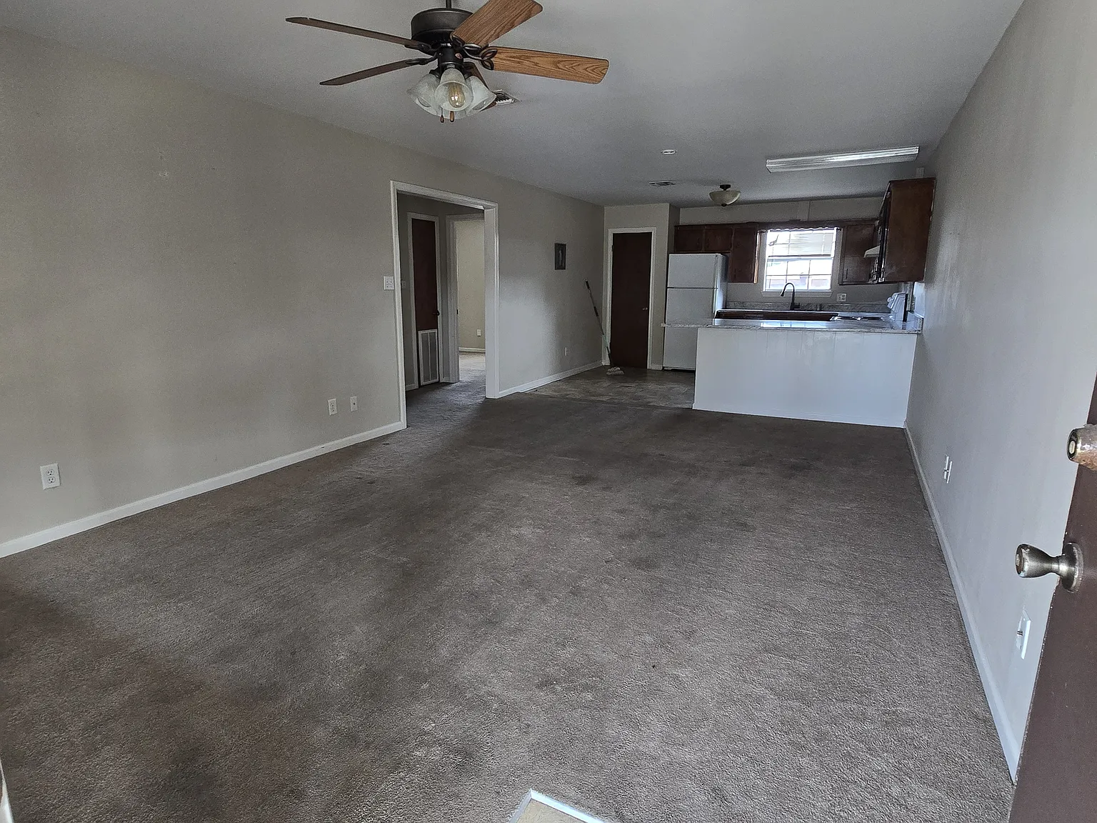 2 bed, 800 sqft, $895 — Photo 1