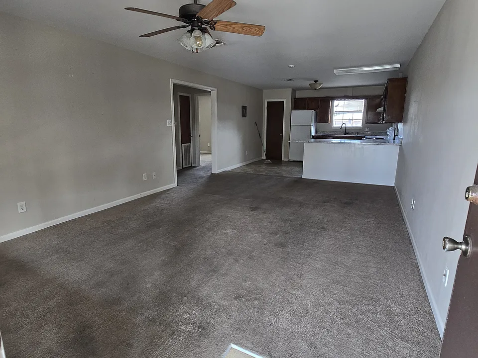 101 Trevino St #6