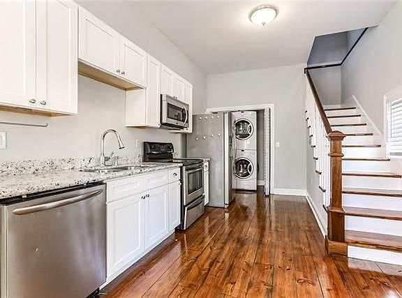3rd image of 1127 Thalia St #B