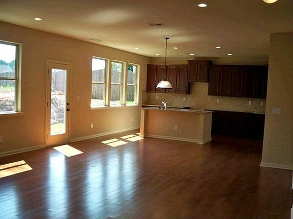 5th image of 5371 Astoria Park Dr NW