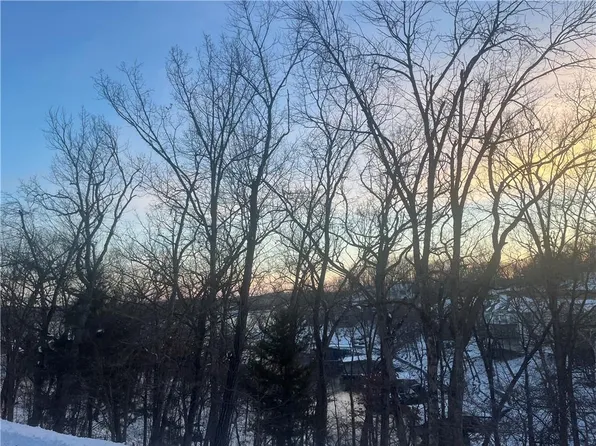 Palisades Dr, Lake Ozark, MO 65049