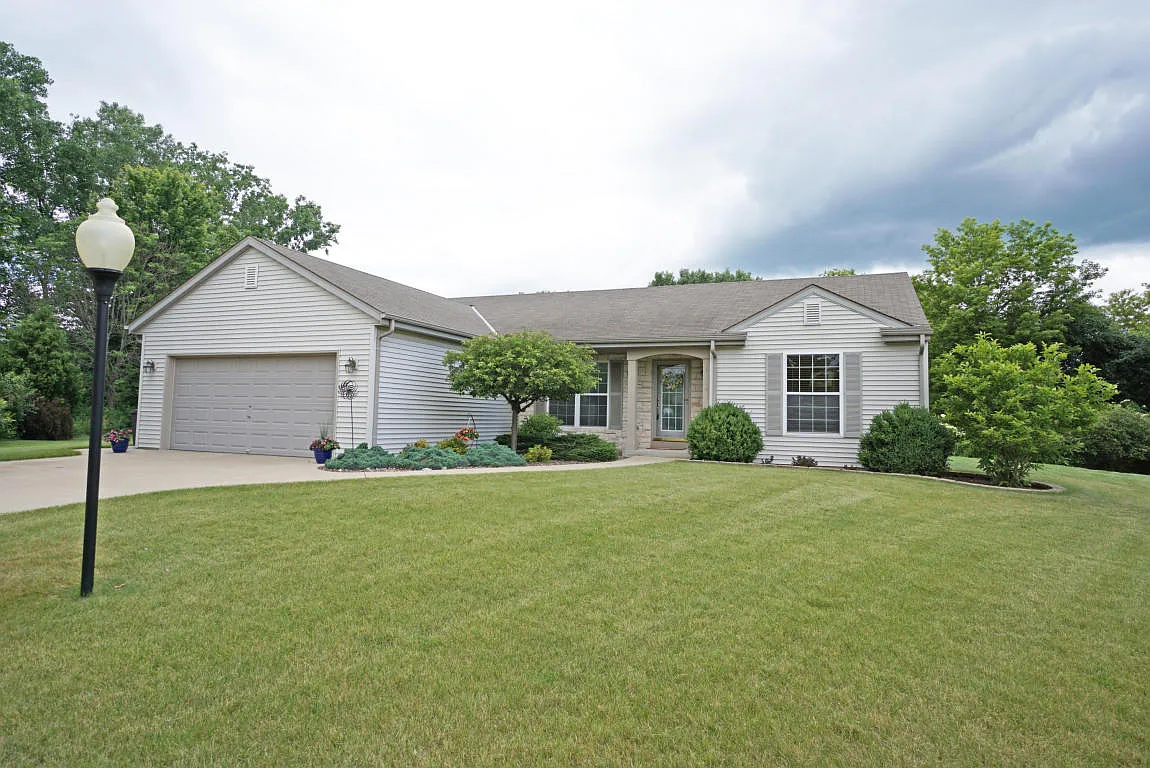 1104 Mallard Ct photo 1