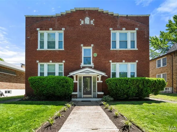1030 Commodore Dr, Saint Louis, MO 63117