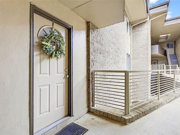 2nd image of 346 Carpenter Dr NE #48