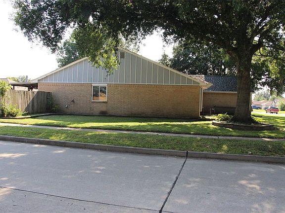 2nd image of 10828 Birch Dr