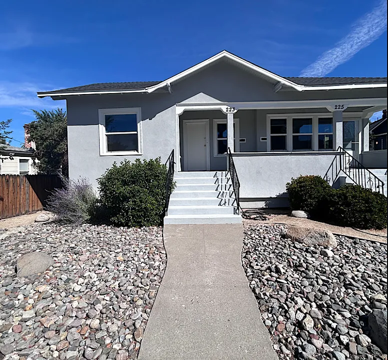 223-225 Cheney St #223