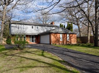 33 Pierce Rd, Highland Park, IL 60035