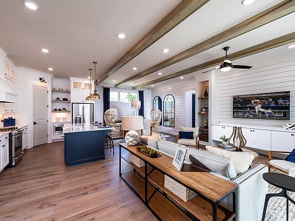 McDaniel Home Design Family Room and Kitchen