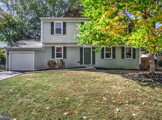 460 Longmeadow Rd, Lancaster, PA 17601