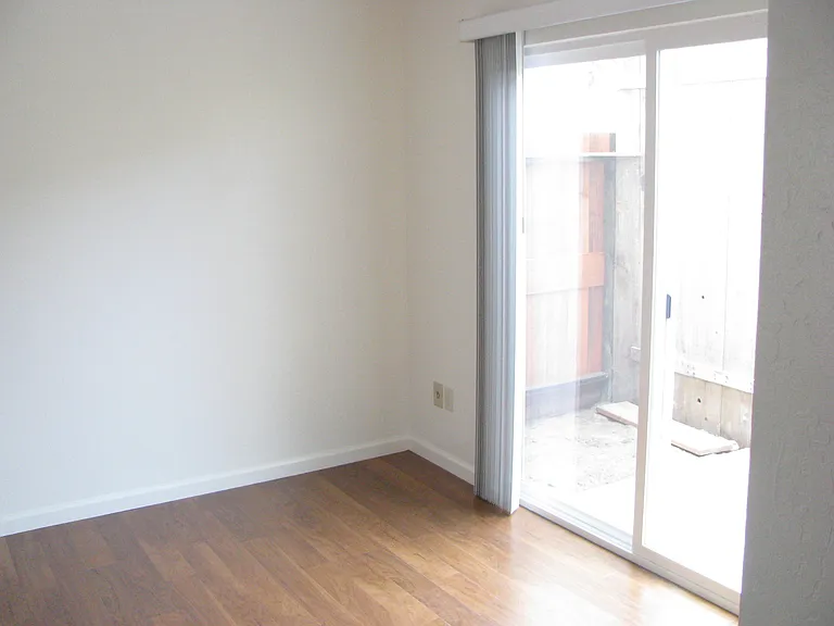 125 Raymond St — Photo 8