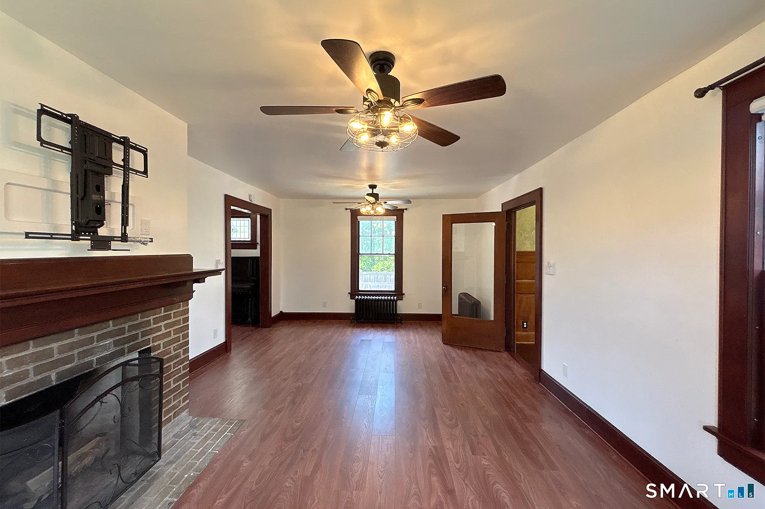 3 bed, 2.0 bath, 1820 sqft, $3,000 — Photo 2