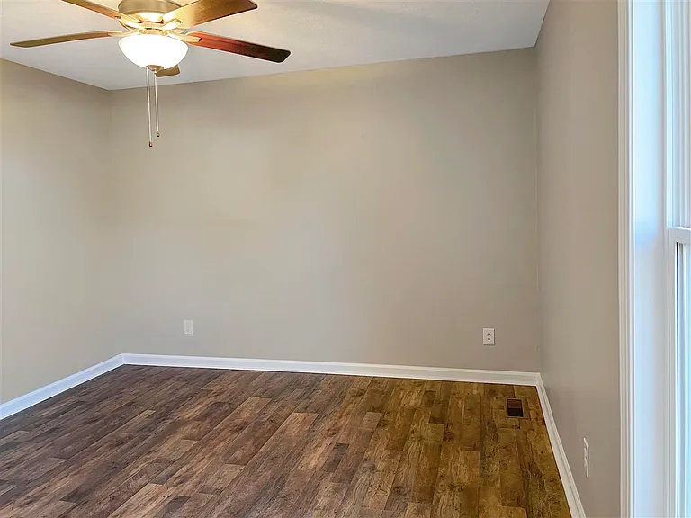 1248 Derek Dr — Photo 9