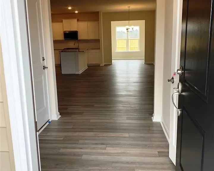 Vassar Dr — Photo 3
