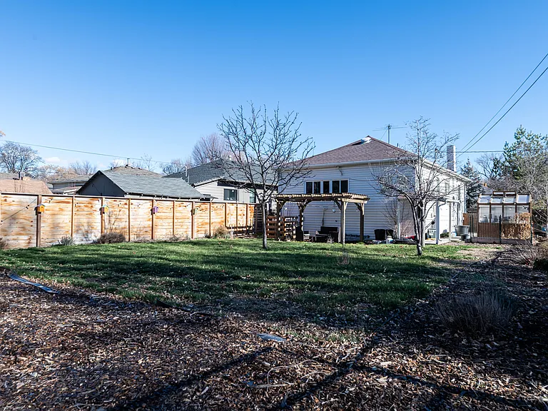 2634 S Park St — Photo 12