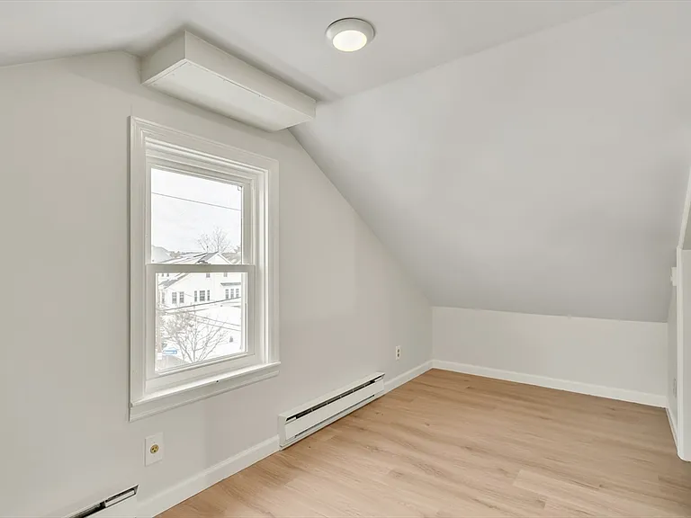 19 Fairview Ave #B — Photo 30