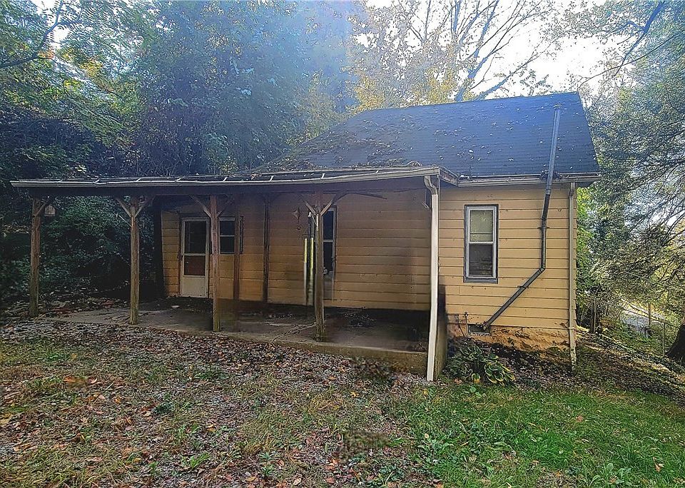 2nd image of 640 Pearl Extension St
