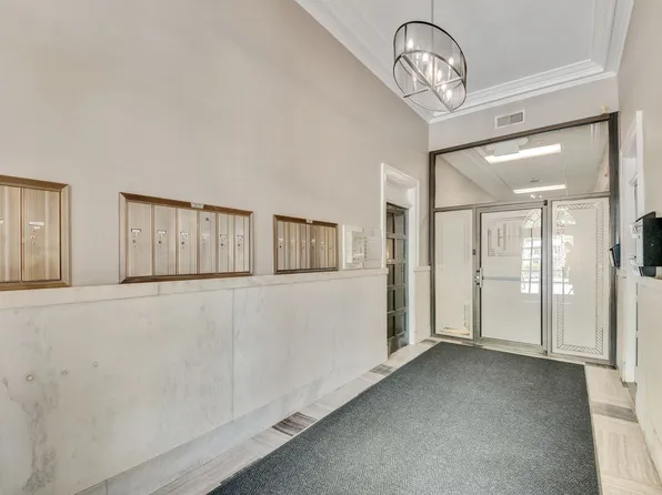 Fountain Plaza - Fitzgerald Apartments