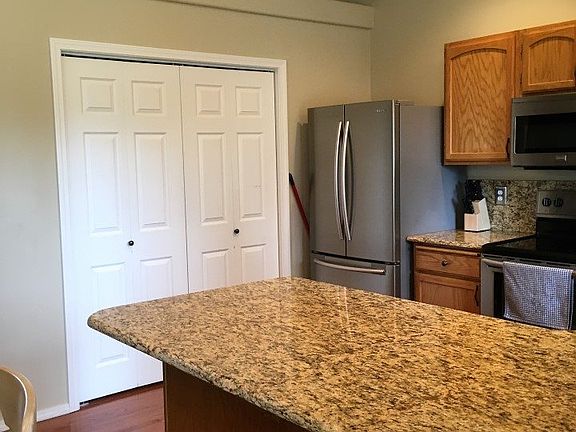 3rd image of 4208 S Greystone Ln