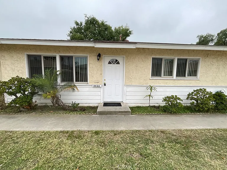 8644 Watson St — Photo 3