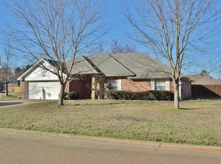 179 N Parker Ln, Carthage, TX 75633